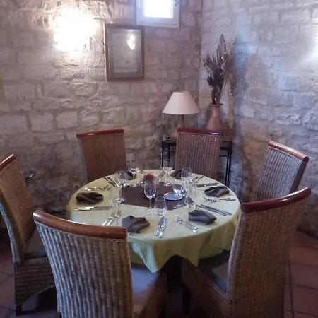 L'hostellerie De La Riviere 2* Creil