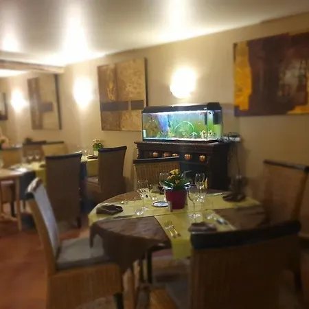 L'hostellerie De La Riviere Szálloda Creil