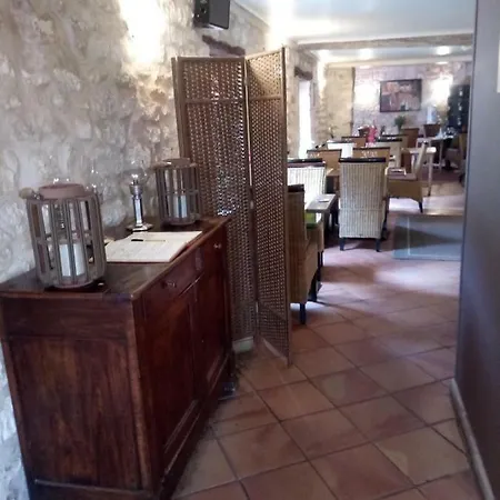 L'hostellerie De La Riviere 2*