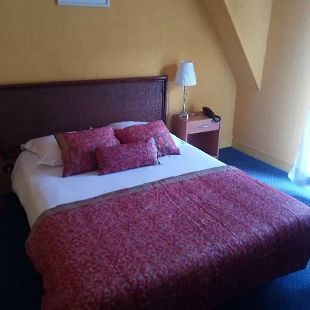 L'hostellerie De La Riviere 2* Creil