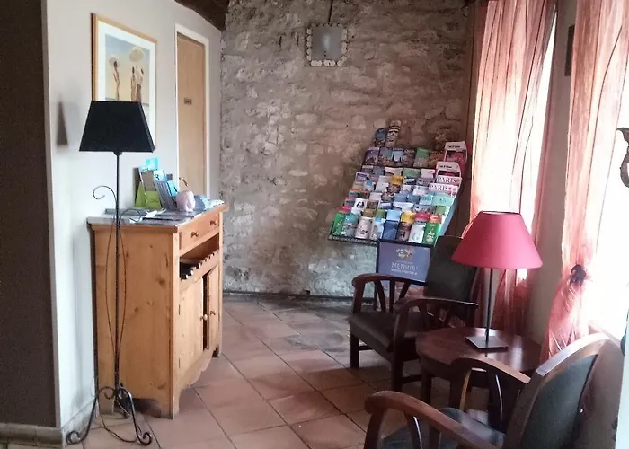 L'hostellerie De La Rivière 2*