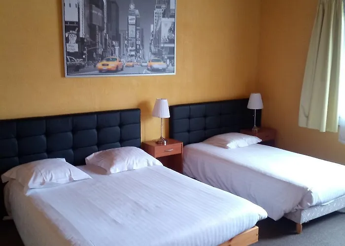 L'hostellerie De La Rivière 2*