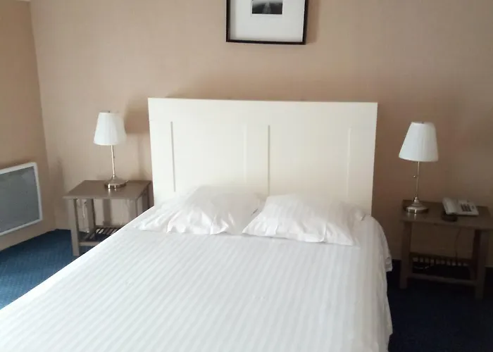 L'hostellerie De La Rivière 2*