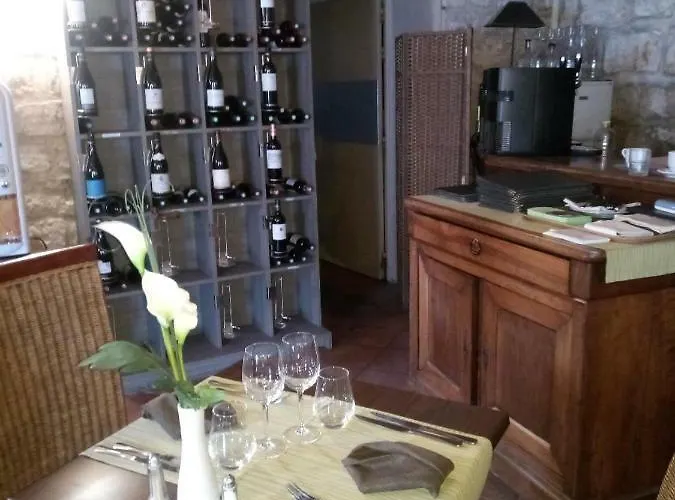 L'hostellerie De La Rivière Hotel 2*