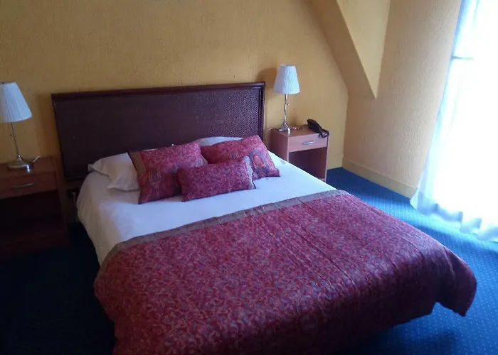 L'hostellerie De La Rivière 2* Creil