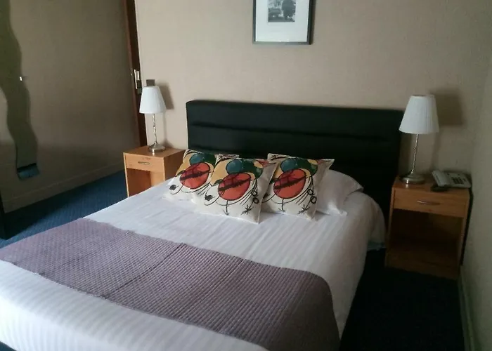 L'hostellerie De La Rivière 2* Creil